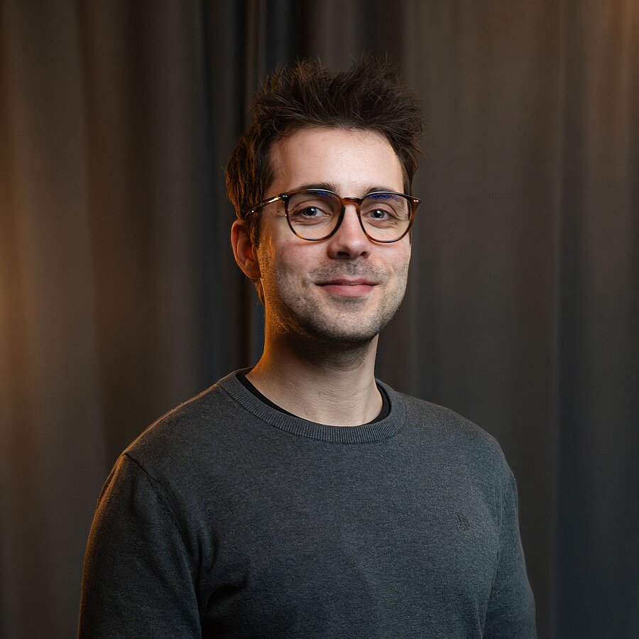 Porträt von Anton, Frontendentwickler bei der B2B Digitalagentur digit.ly in Hannover.