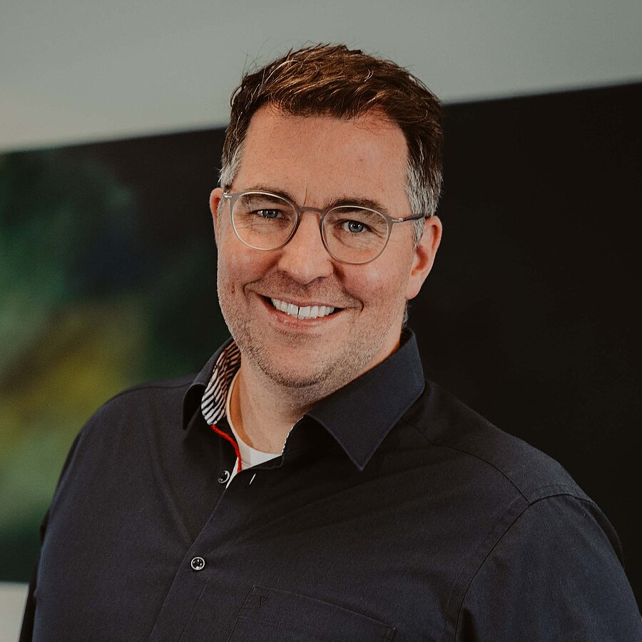 Porträt von Philip, ehemaliger Geschäftsführer der B2B Digitalagentur digit.ly in Hannover.