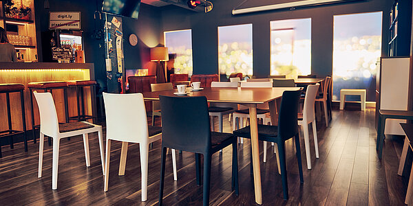 Office Lounge und Essbereich des Büros von digit.ly, einer Agentur für Digitales in Hannover.