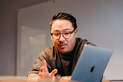 Vu Hoang| digit.ly gmbh